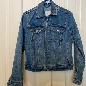 Abercrombie and Fitch women’s jean jacket size xs